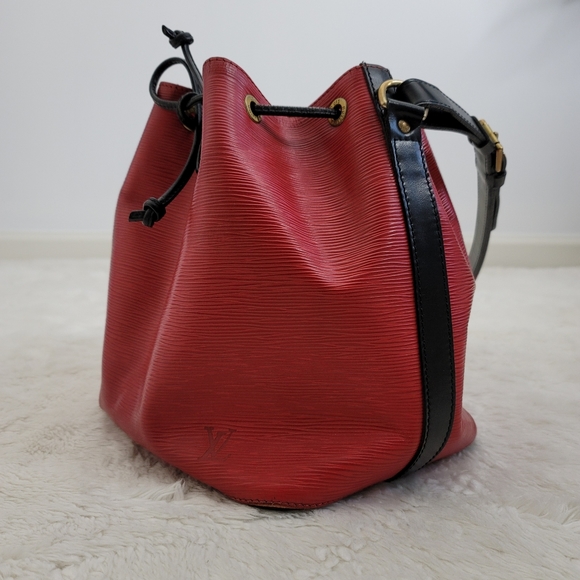LOUIS VUITTON Bucket Petit Noe drawstring red/blk - Picture 4 of 13